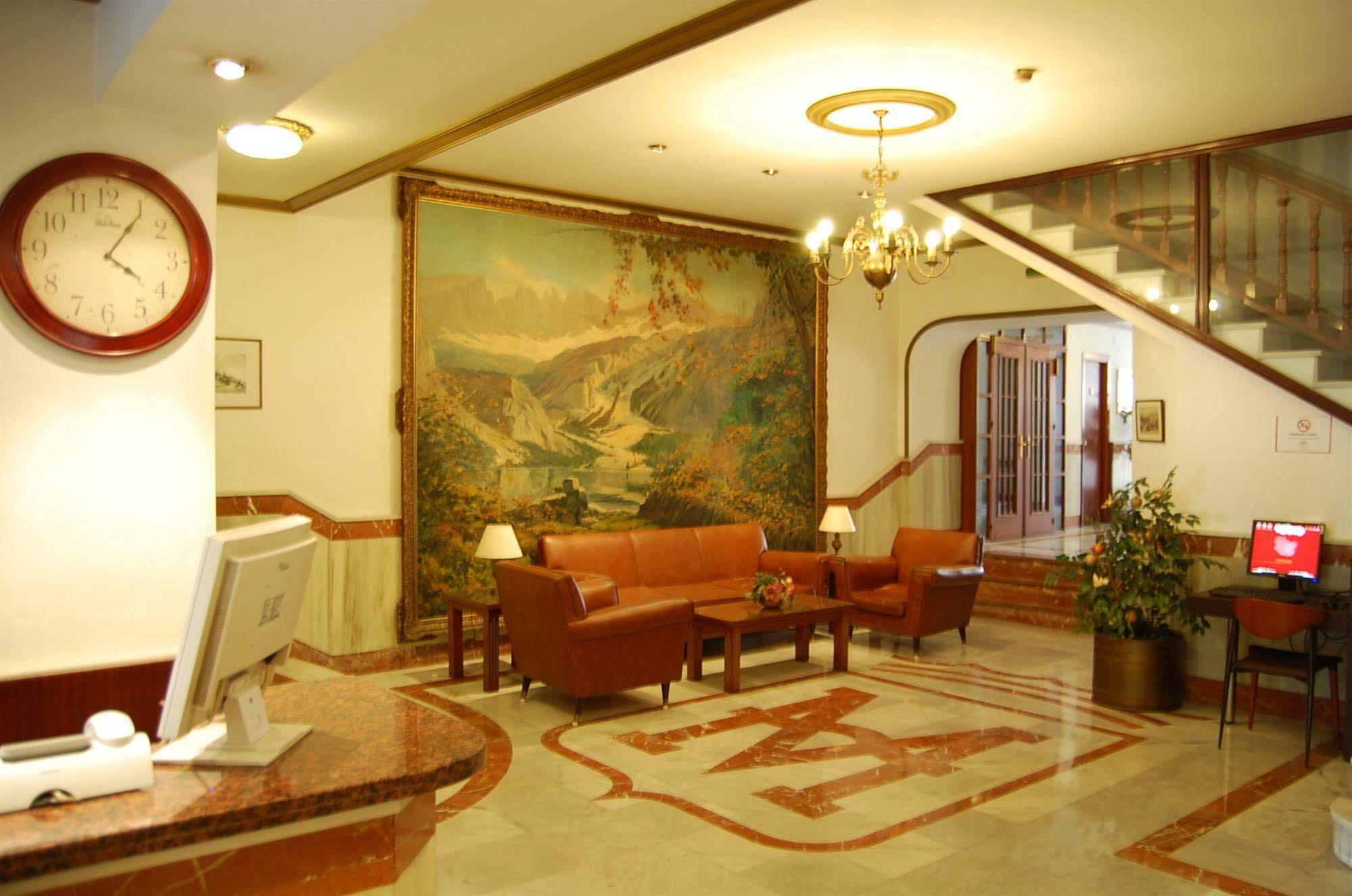 Hotel Marina Victoria Альхесирас Экстерьер фото